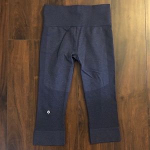 Lululemon crop capri leggings, grayish blue, sz 4